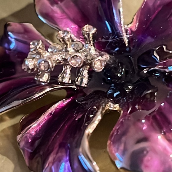 Jones New York purple Flower Pin in original box - Picture 4 of 7